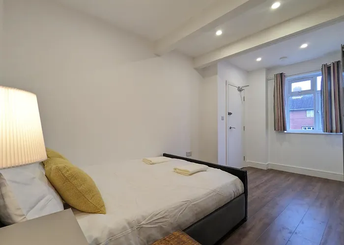 Rooms Near City Centre Private Bath Free Parking