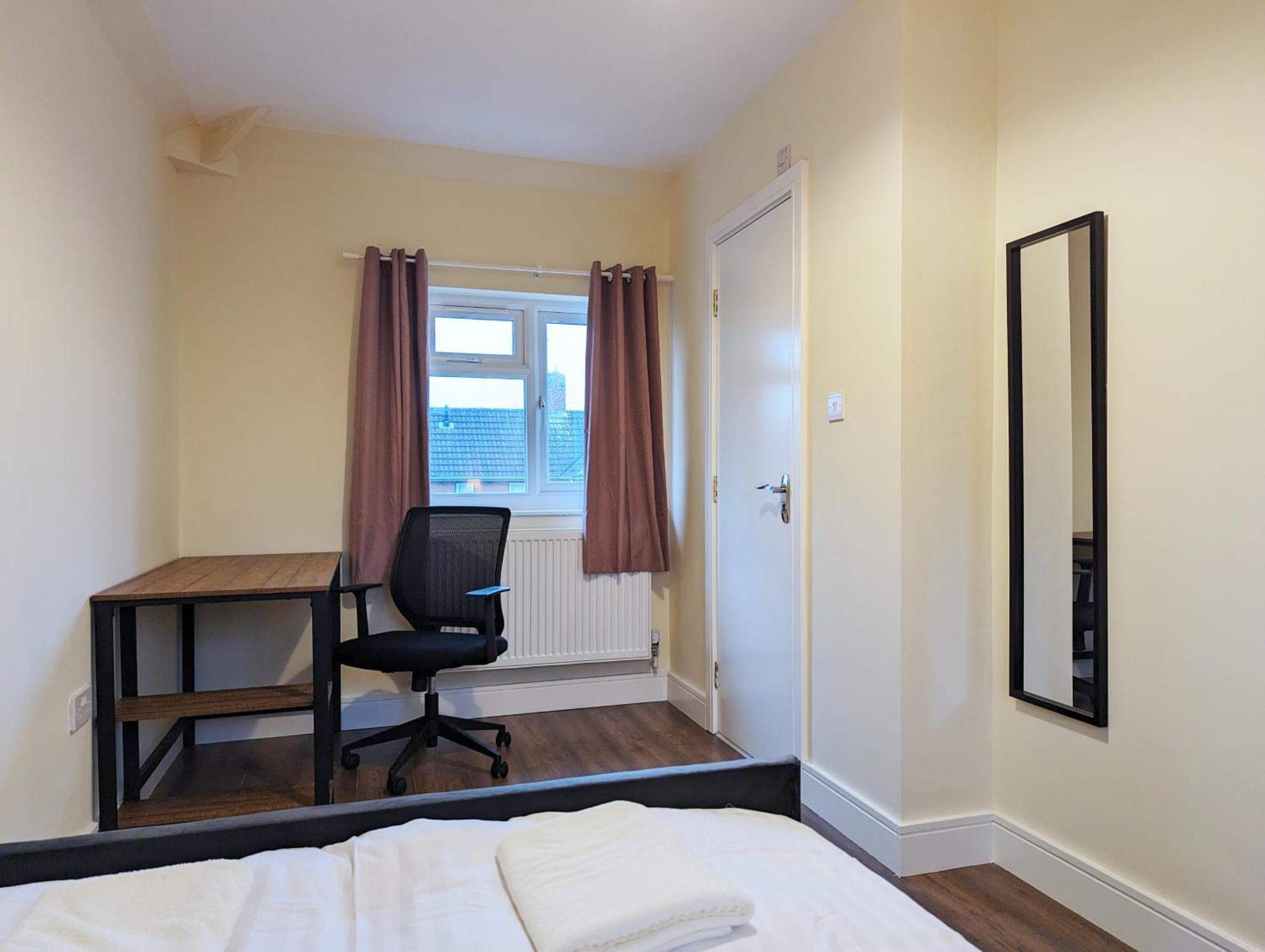 Vakantiehuis Near City Centre Private Bath Free Parking *