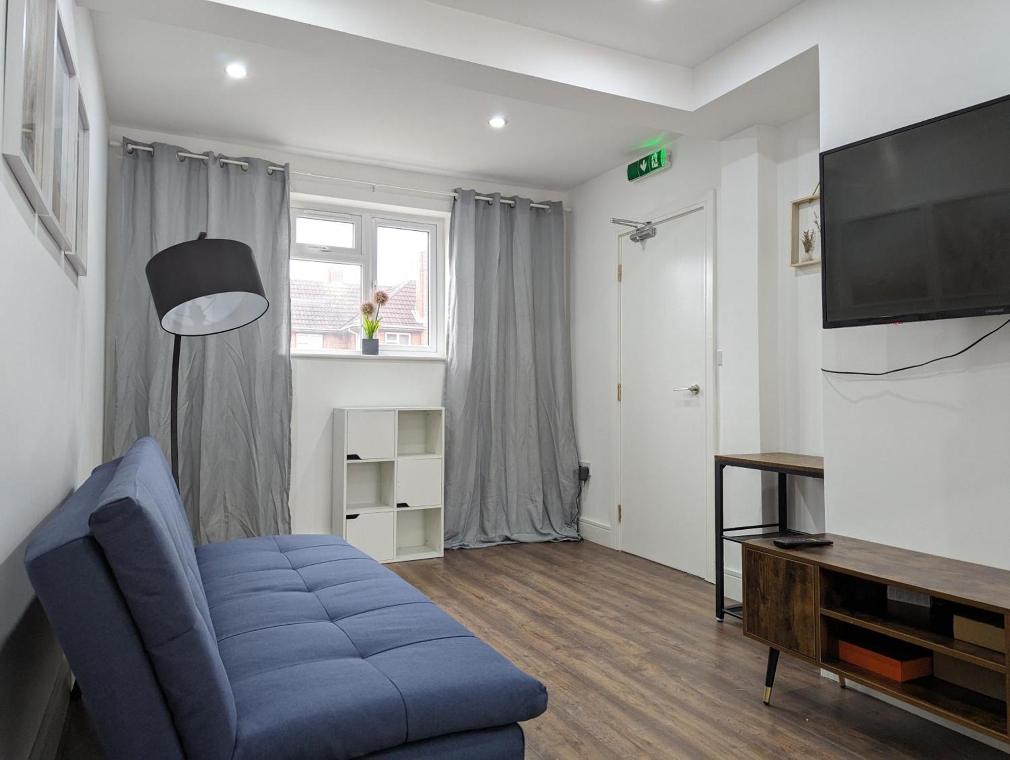Near City Centre Private Bath Free Parking
