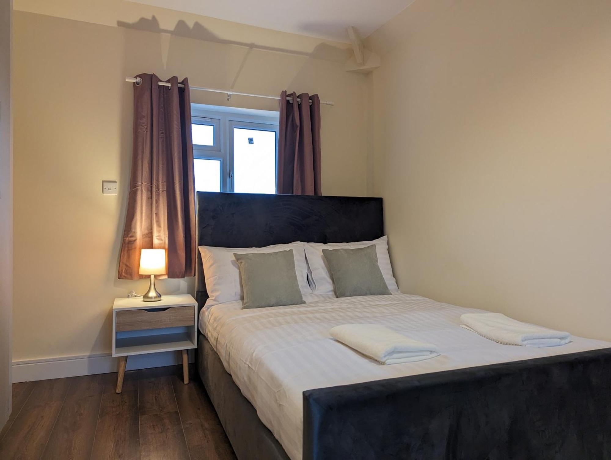 Near City Centre Private Bath Free Parking