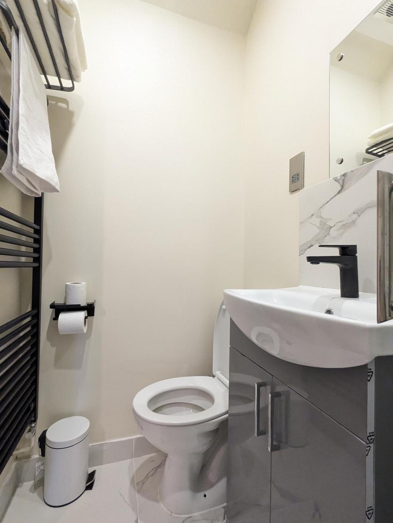 Near City Centre Private Bath Free Parking York